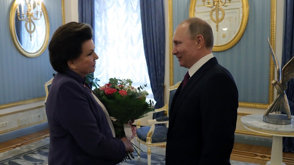 بوتين يهنئ أول رائدة فضاء في العالم بعيد ميلادها