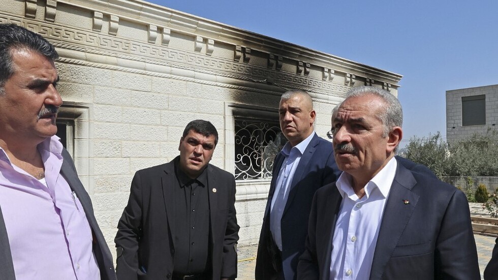 اشتية: الفلسطينيون يواجهون إرهاب دولة