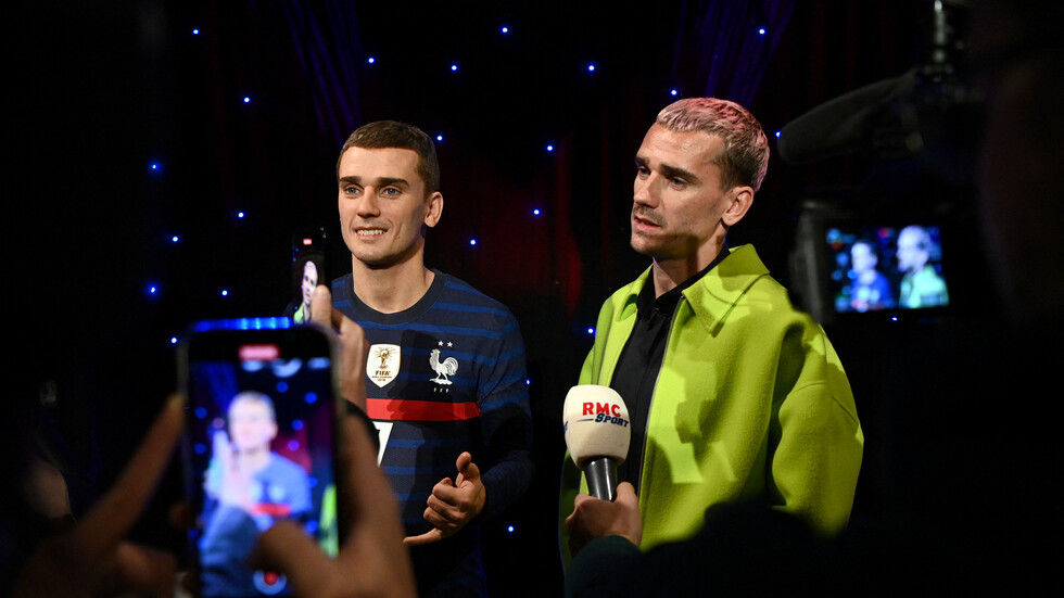 هل يتشابهان؟.. غريزمان ينضم لشخصيات متحف الشمع (صور)