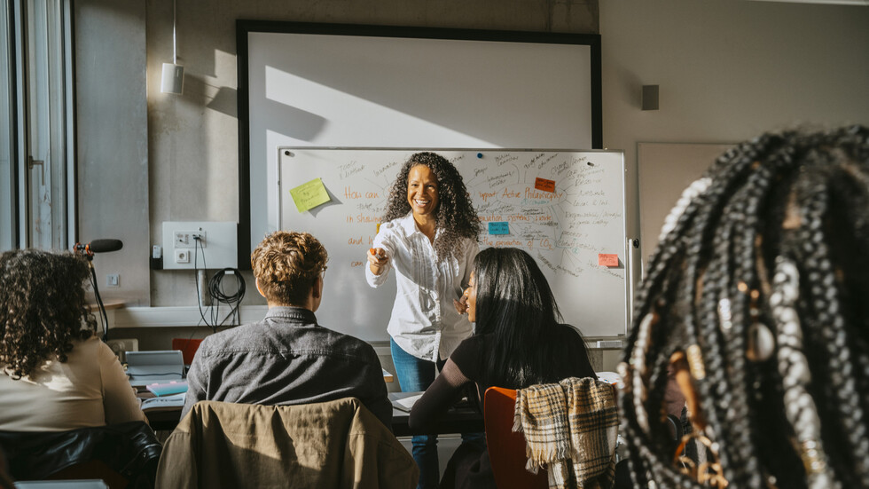 أكثر 20 وظيفة معرضة للخطر مع استمرار ازدهار الذكاء الصناعي