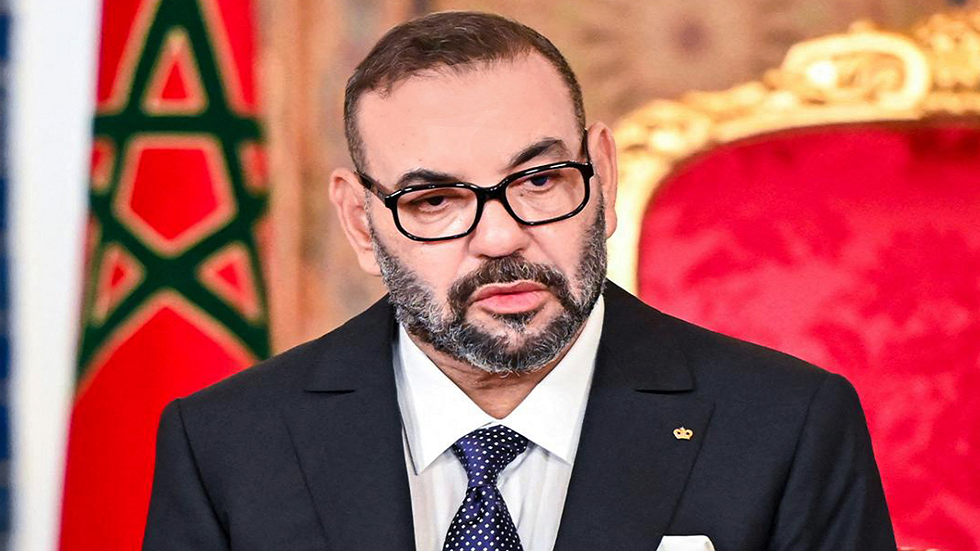 "الكاف" يمنح جائزة "التميز" لملك المغرب