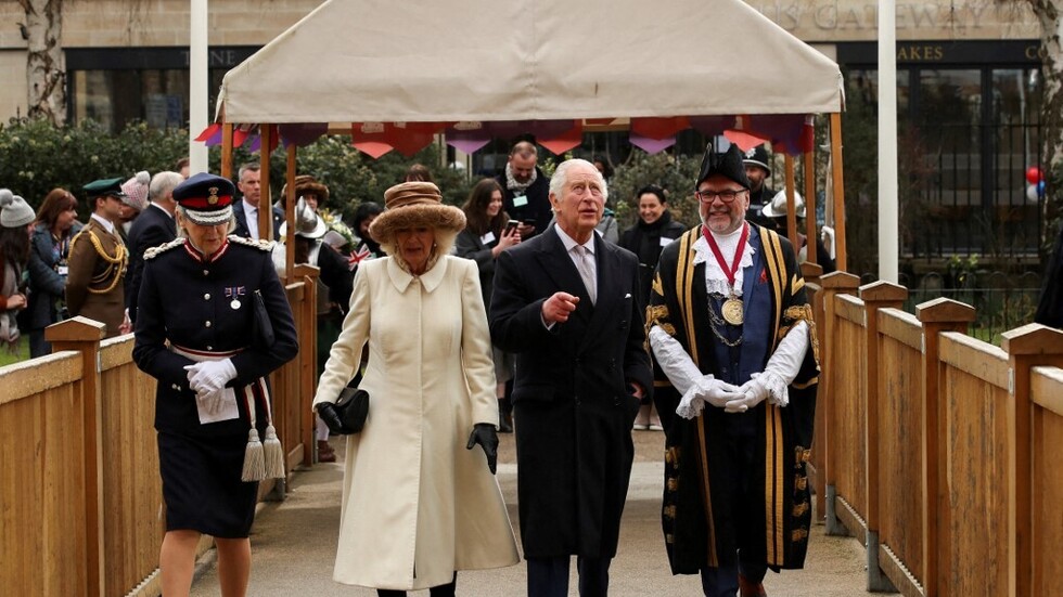 العائلة الملكية البريطانية تفقد رونقها (فيديو)