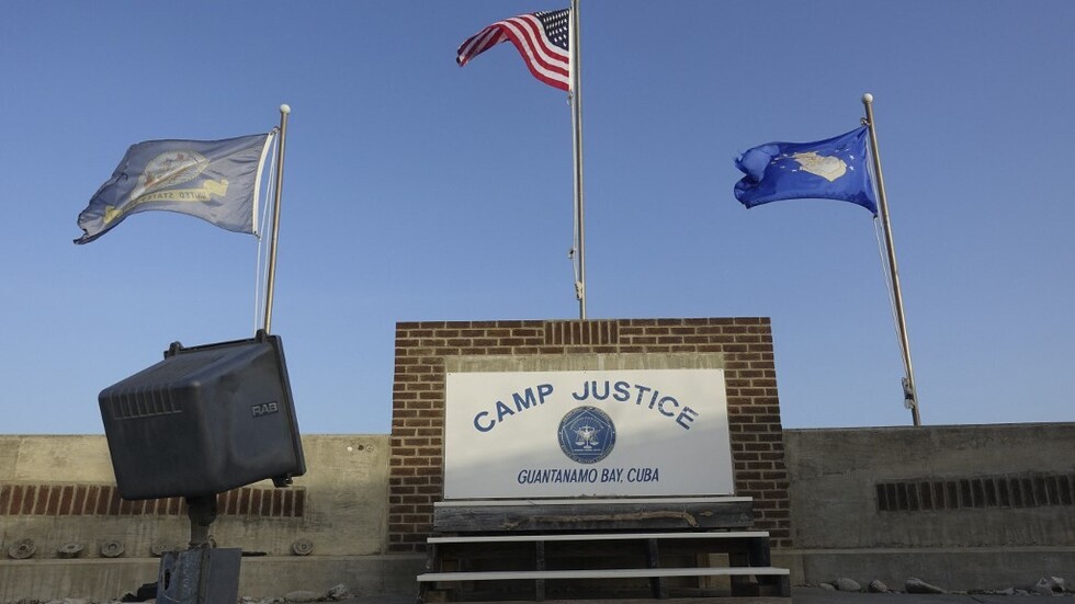 21 عاما في السجن "بلا تهمة".. البنتاغون ينقل مهندسا إلى السعودية فاقدا قواه الجسدية والعقلية