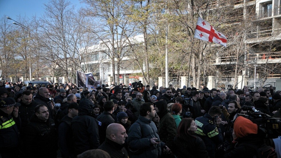 "الناتو" يرحّب بسحب البرلمان الجورجي قانون "العملاء الأجانب"