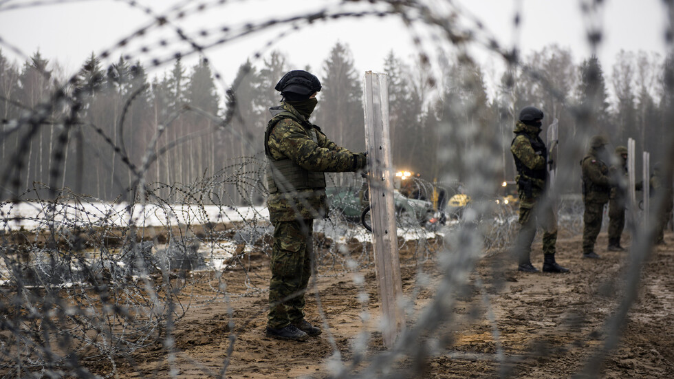 بولندا تنصب المتاريس المضادة للدبابات على الحدود مع بيلاروس