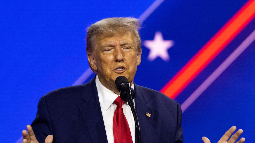 مدعون عامون يعرضون على ترامب فرصة الإدلاء بشهادته بقضية النجمة الإباحية