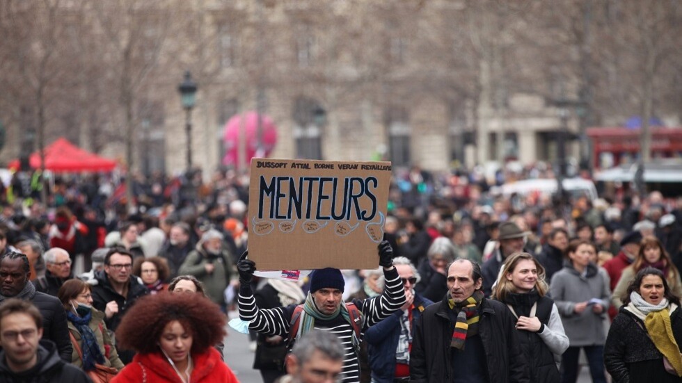 اشتباكات بين الشرطة والمتظاهرين في باريس (فيديو)