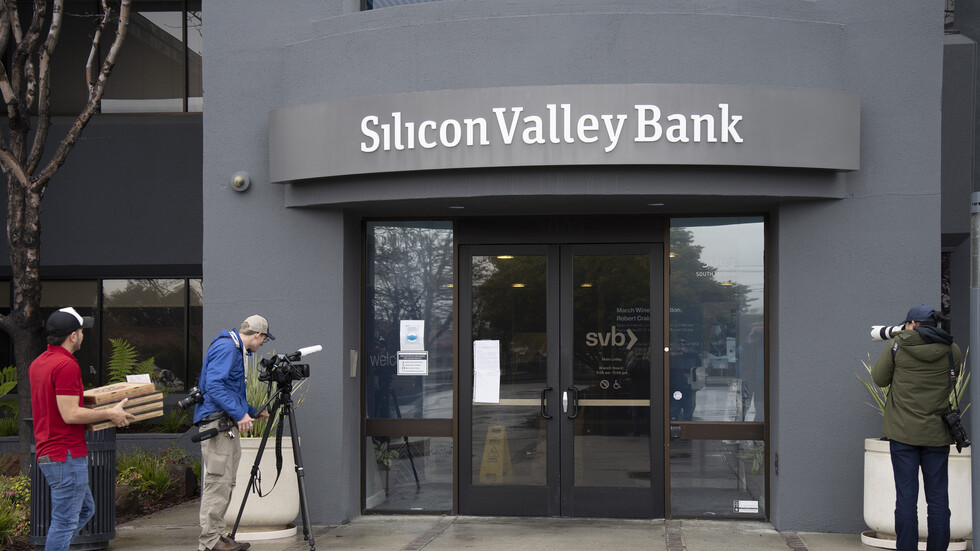 أول دولة عربية تتحدث عن ودائعها بعد إفلاس بنك "سيليكون فالي" الأمريكي