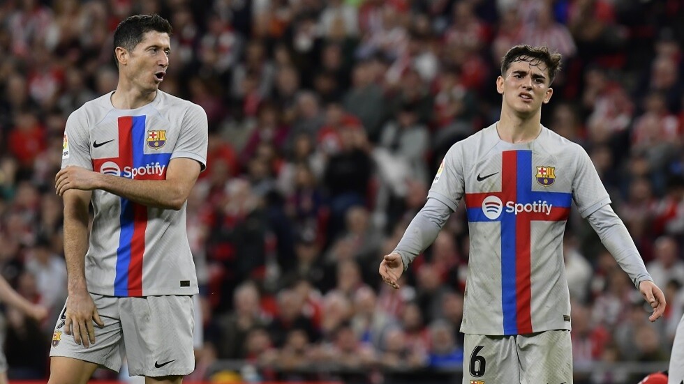 برشلونة يتلقى ضربة موجعة.. القضاء يبطل تسجيل عقد جافي