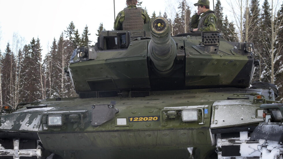 وسائل إعلام: انتهاء تدريب العسكريين الأوكرانيين على استخدام دبابات