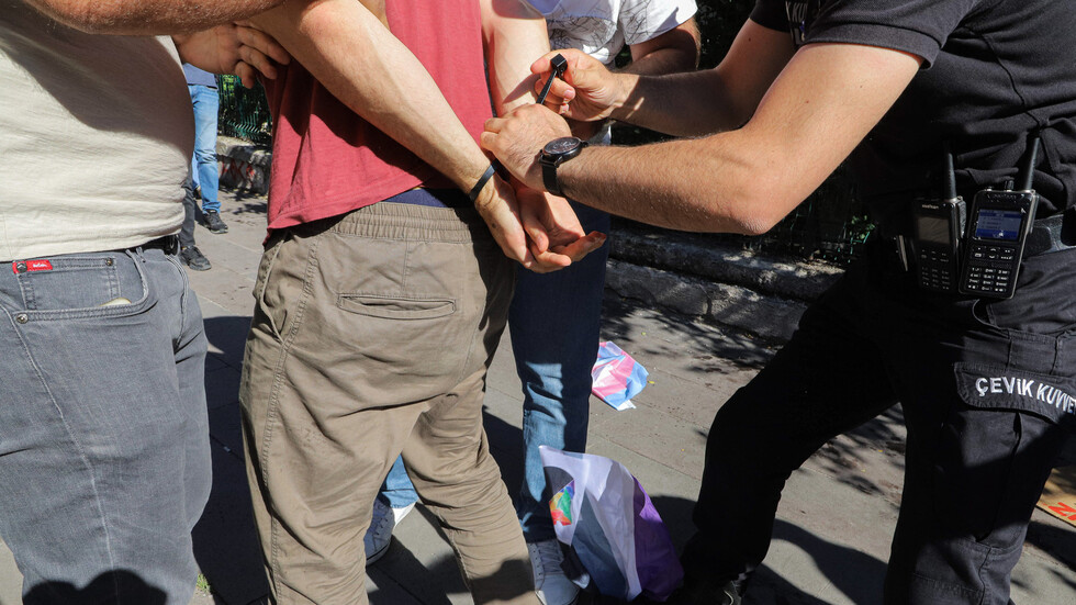 تركيا ترحل أكثر من 21 ألف مهاجر غير نظامي منذ بداية 2023