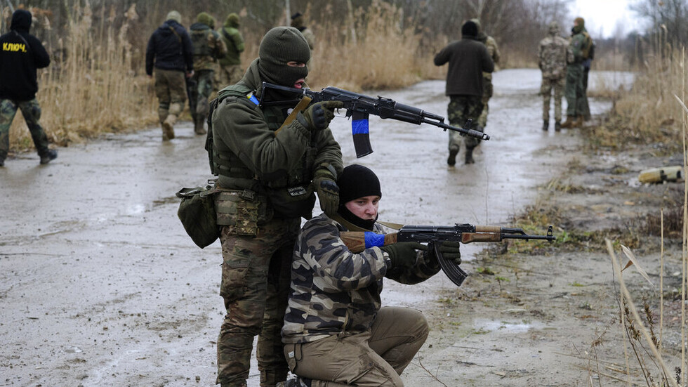 خبير أمني: أدلة على تدريب القوات الأوكرانية على تنفيذ أعمال إرهابية في عام 2018