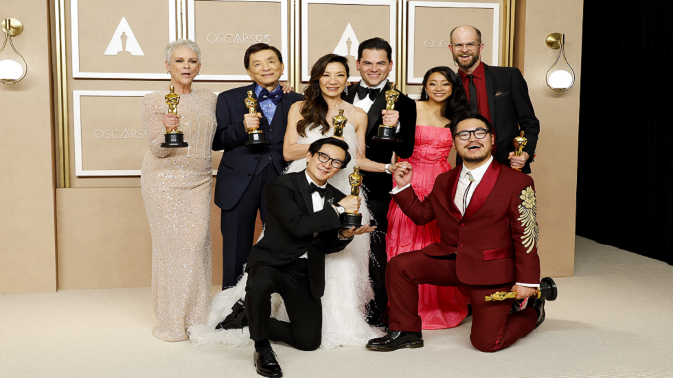 العلم وراء فيلم "كل شيء في كل مكان وفي آن واحد" الحائز جائزة أوسكار!