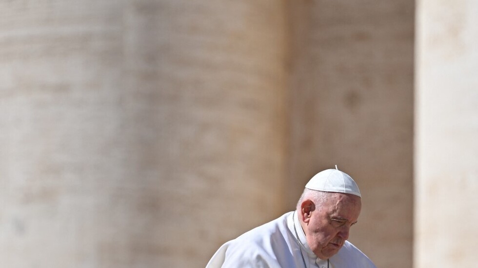 البابا فرنسيس يدعو لمراجعة شروط زواج كهنة الكنيسة الكاثوليكية