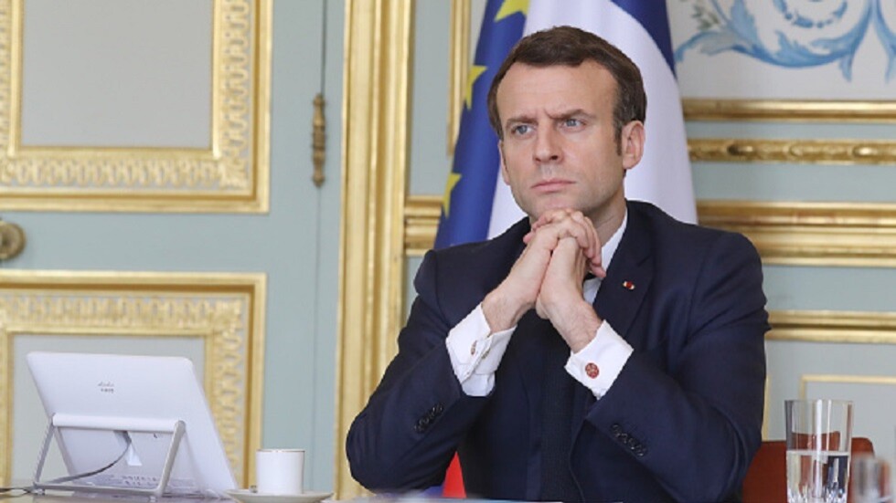 سياسي فرنسي: ماكرون ممثل كوميدي ويفتقد للإرادة فيما يخص النزاع بأوكرانيا