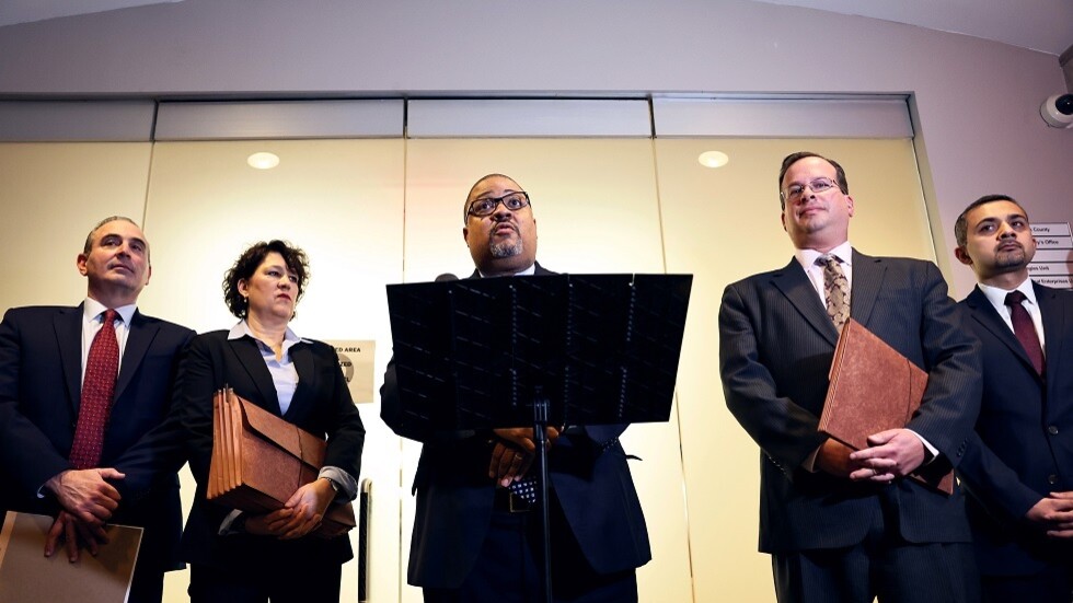 بعد تصريحات ترامب.. مدعي عام نيويورك يعد بعدم التسامح مع الترهيب