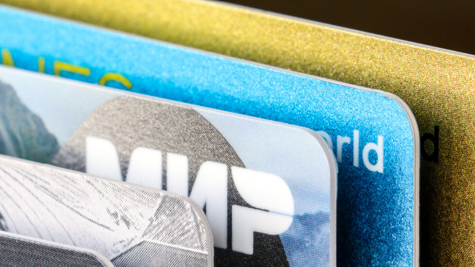 المركزي الروسي يحظر "سويفت"