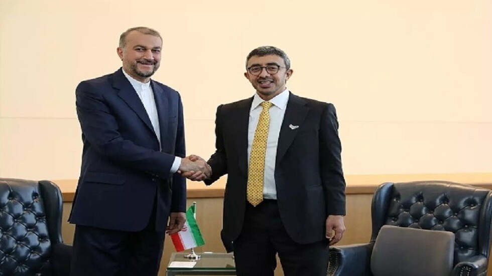 وزيرا خارجية الإمارات وإيران يبحثان تطور العلاقات بين الرياض وطهران