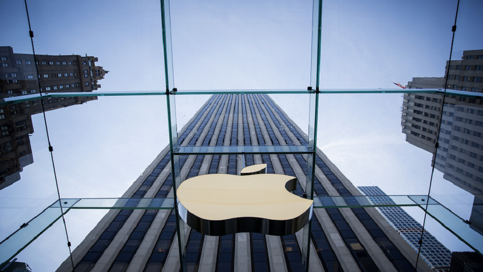 شائعات تكشف عن تغيير كبير في تصميم هاتف آبل القادم!