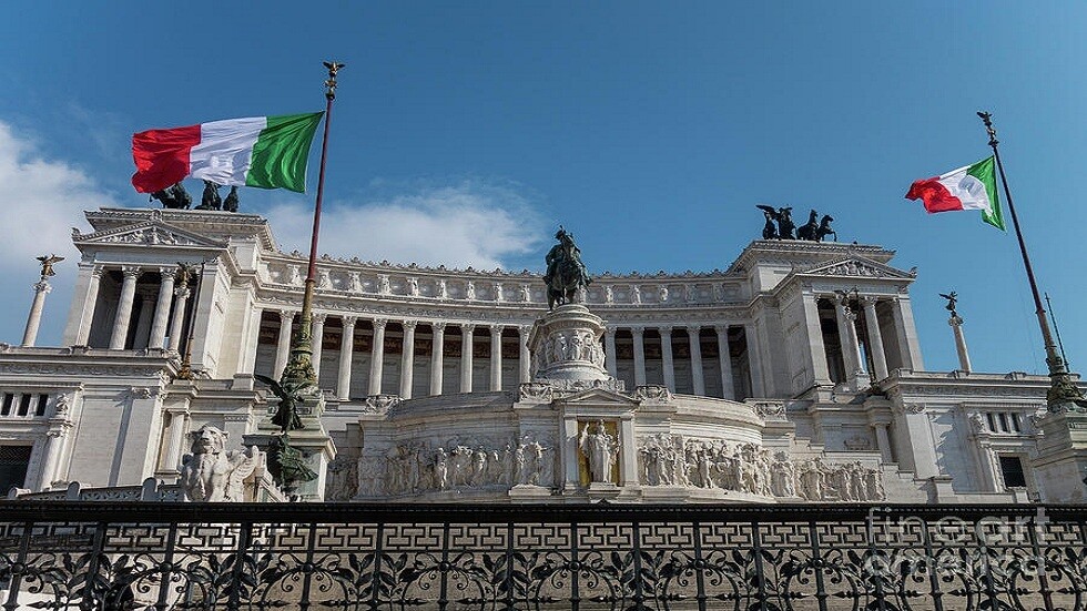 رئيس الوزراء الإيطالي السابق غاضب من قرار لندن نقل قذائف اليورانيوم المنضب إلى كييف