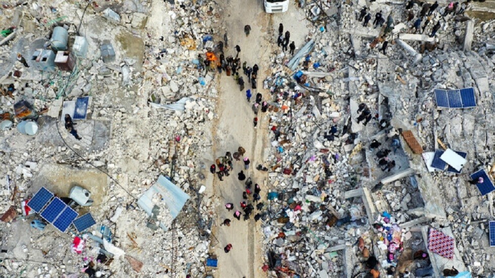 نيبينزيا: العقوبات الغربية تعرقل تسليم معدات إزالة الأنقاض إلى سوريا