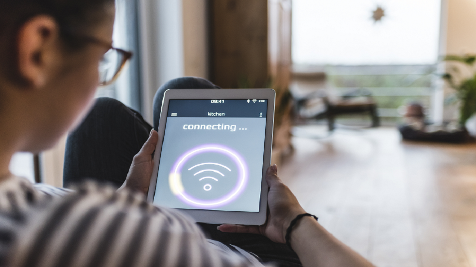 هل تستخدم جهاز توجيه WiFi بشكل خاطئ؟!.. خبراء يحذرون من ذلك!