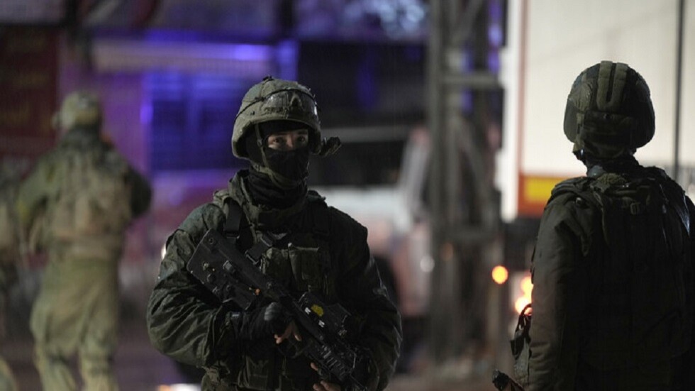 مسؤول إسرائيلي: أعداؤنا يرون إسرائيل ضعيفة ويعتقدون أن الأمور قد تؤدي لانهيارنا