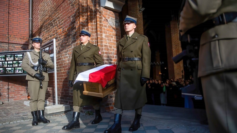 صحيفة تركية: بولندا تتطلع لقضم "لقمة سائغة" من أراضي أوكرانيا بعد سقوطها