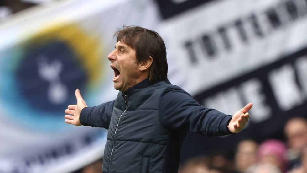 بعد التصريحات النارية.. توتنهام يعلن إقالة المدرب كونتي