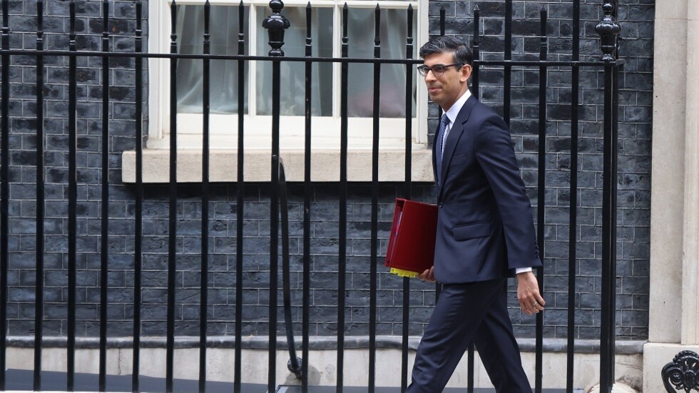 رئيس وزراء بريطانيا يتصل شخصيا بـ"الأمير" هاري بعد إنجازه التاريخي