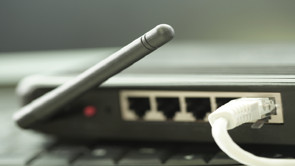 لماذا لا يجب عليك أبدا تشارك كلمة مرور Wi-Fi مع الأصدقاء؟!.. 10 أسباب ستجعلك تفكر مليا!