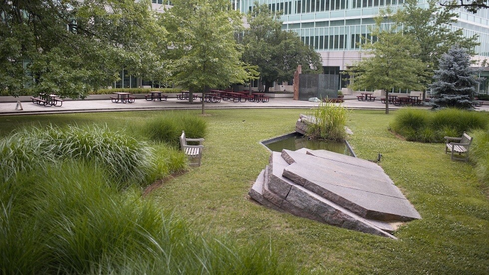 مبعوث بوتين يتهم الولايات المتحدة بتنظيم ثورات ملونة بانتظام