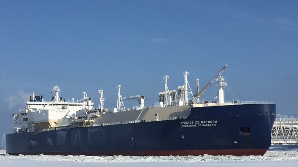 "بلومبرغ": الاتحاد الأوروبي يخطط لعرقلة إمدادات الغاز الطبيعي المسال من روسيا