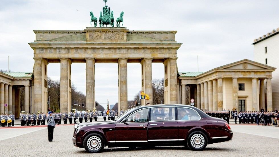 استقبال حاشد.. الملك تشارلز الثالث يزور ألمانيا في أول زيارة دولة للخارج