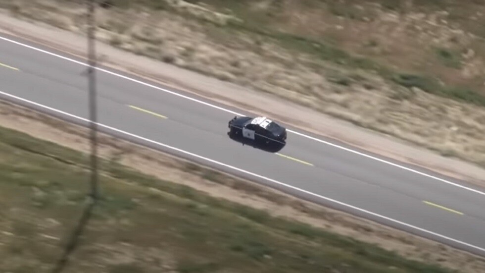 الولايات المتحدة.. مطاردة أمنية لسارق سيارة شرطة في كاليفورنيا تنتهي بمأساة (فيديو)