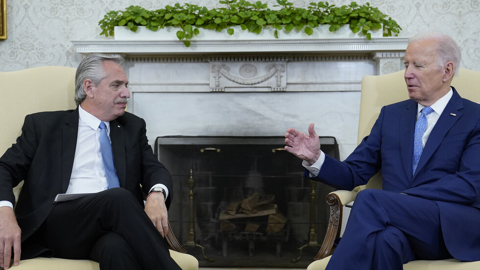 البيت الأبيض: رئيسا الولايات المتحدة والأرجنتين بحثا "مواصلة دعم أوكرانيا"