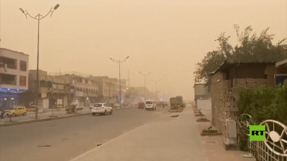 عاصفة رملية شديدة تضرب بغداد