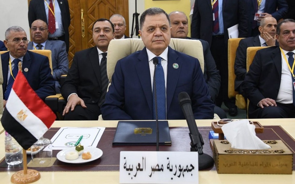 وزير الداخلية المصري اللواء محمود توفيق