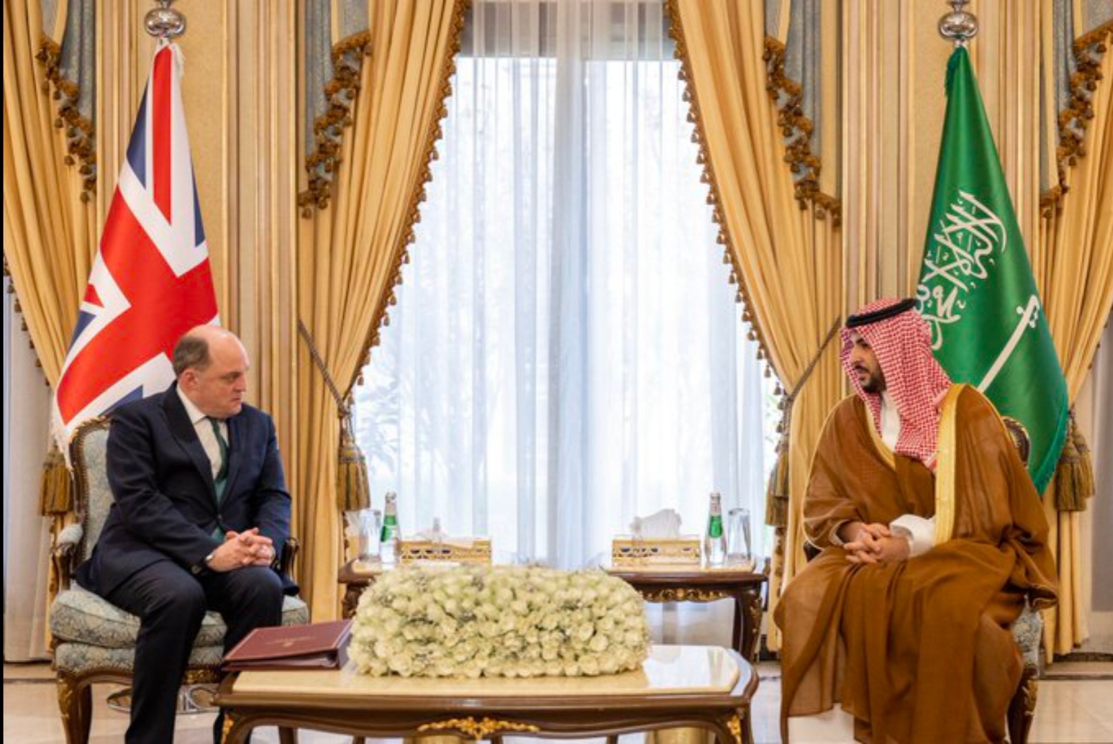 السعودية وبريطانيا توقعان إعلان نوايا بشأن مشاركة الرياض في برنامج القدرات الجوية (فيديو وصور)