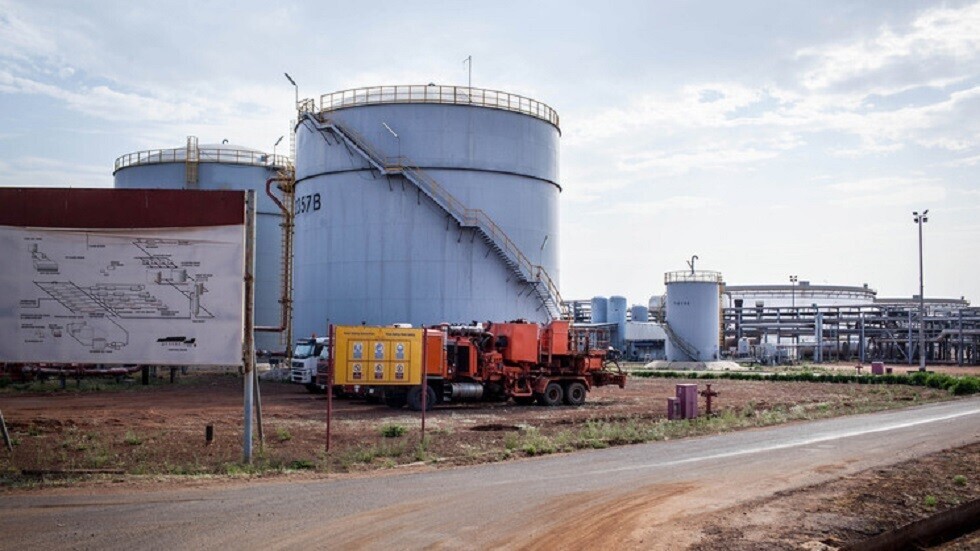 السودان منفتح للتعاون مع روسيا في قطاع النفط والبنية التحتية