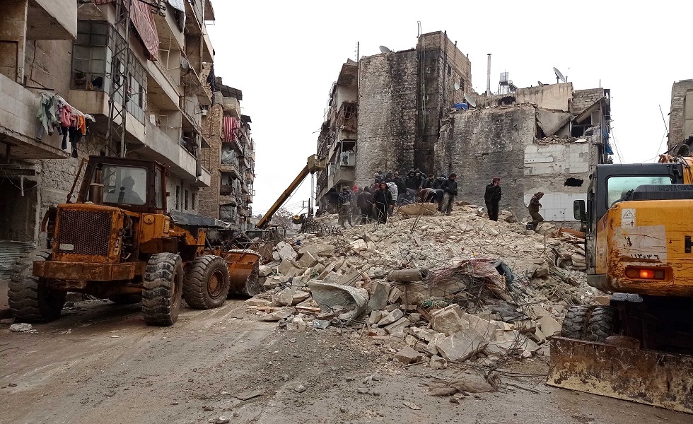 العمل على إزالة أنقاض الزلزال في حلب - سوريا