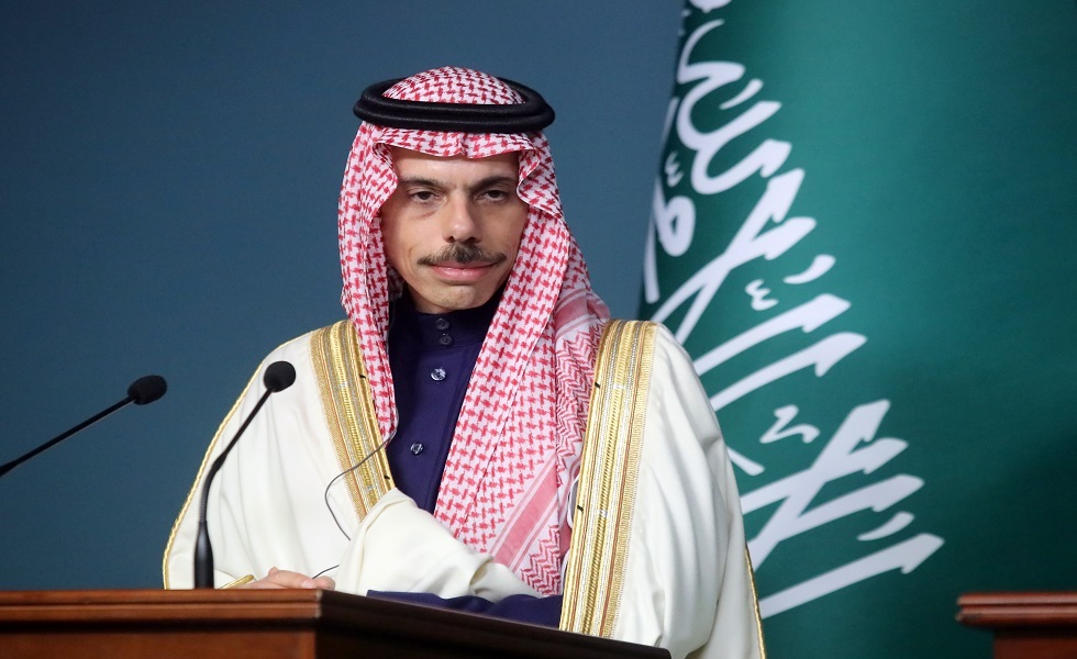 وزير الخارجية السعودي يغرّد معلقا على اتفاق التطبيع مع إيران