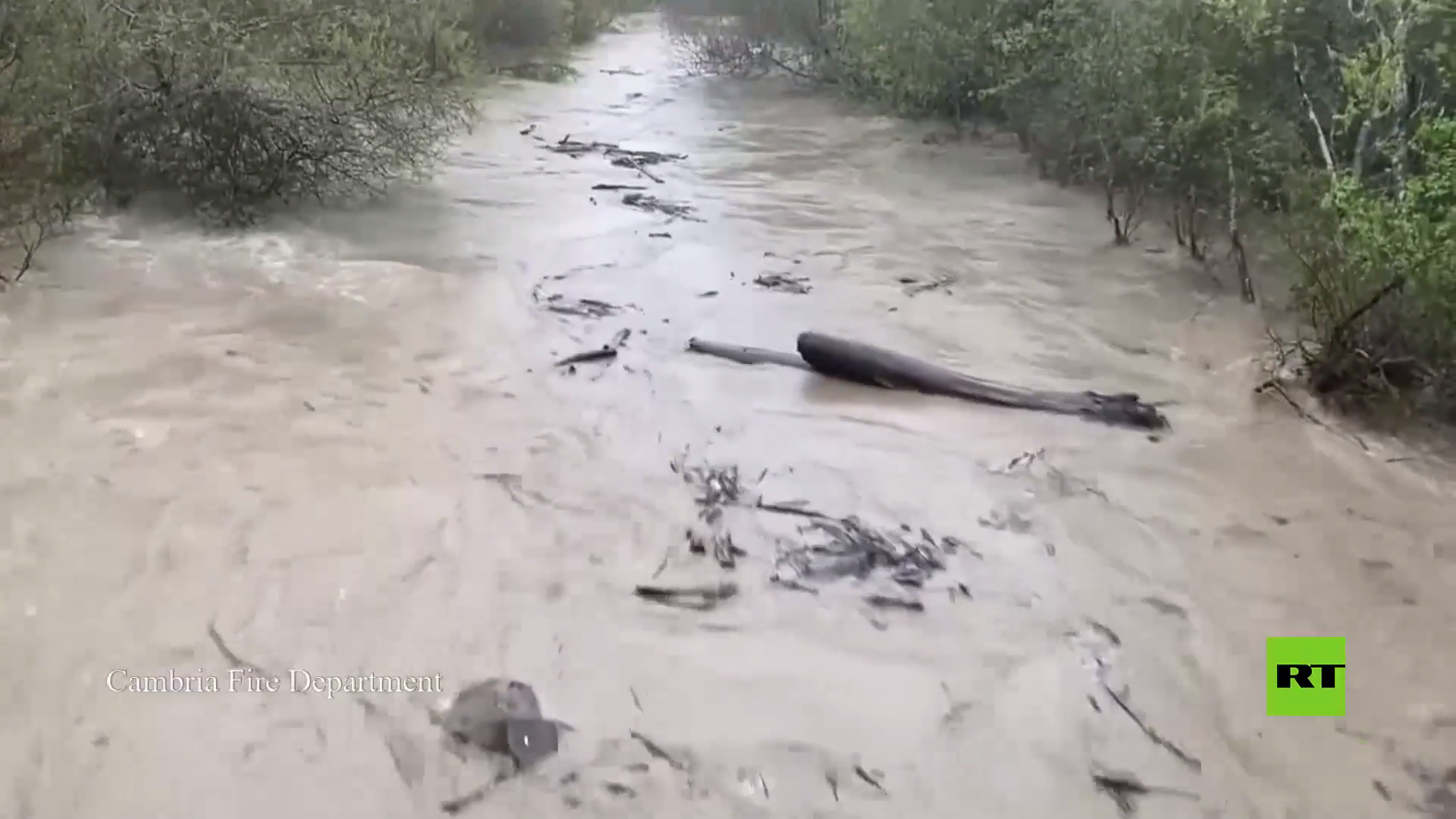 بالفيديو.. الأمطار الغزيرة تغمر الطرق في شمال كاليفورنيا