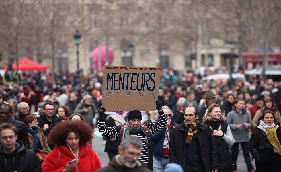 اشتباكات بين الشرطة والمتظاهرين في باريس (فيديو)