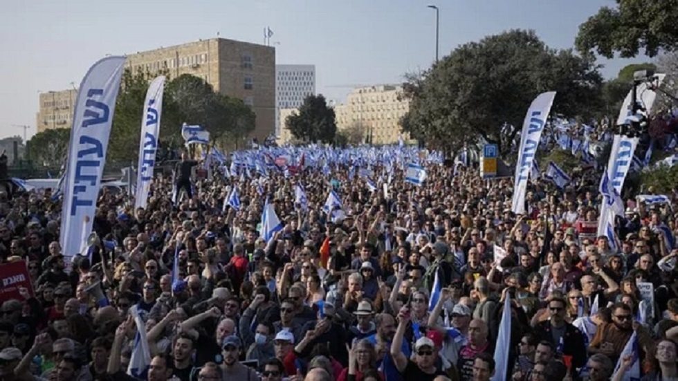أكثر من 200 ألف إسرائيلي يتظاهرون احتجاجا على إصلاح القضاء