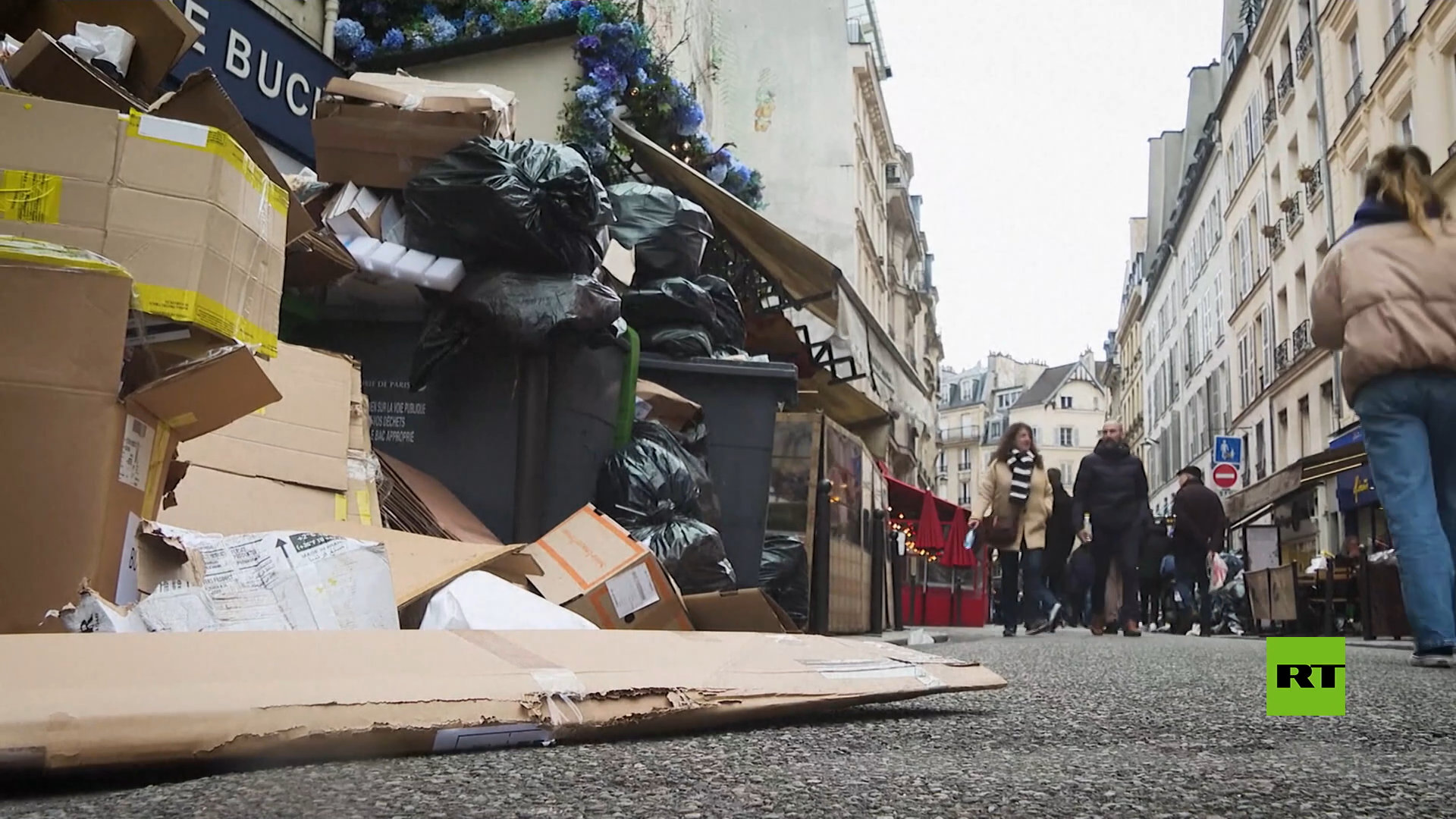 أطنان من القمامة تملأ شوارع باريس