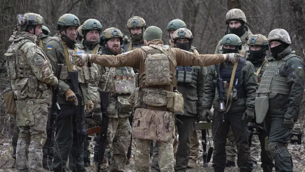 قوات كييف تكثف عمل المجموعات التخريبية في محوري سفاتوفو وكريمينايا