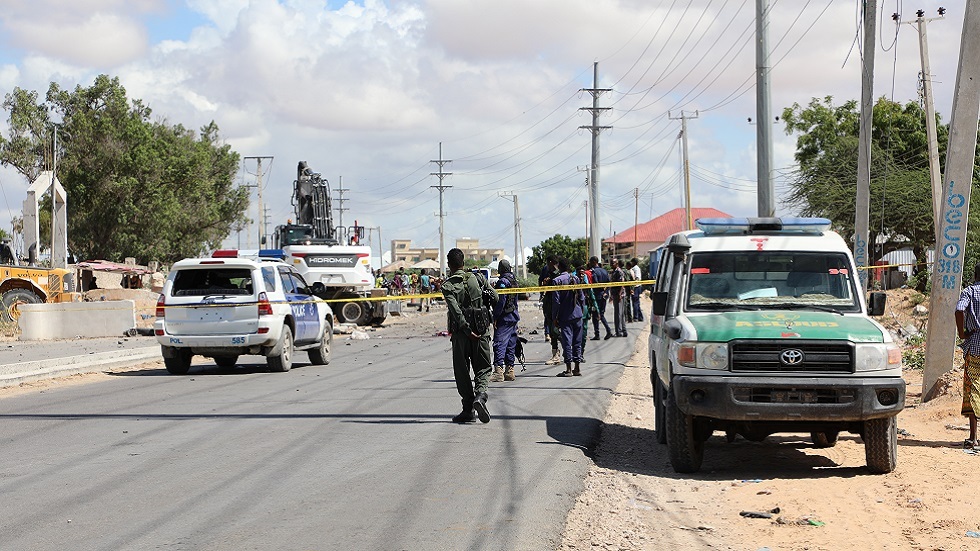 وسائل إعلام: قتلى وجرحى بتفجير انتحاري في الصومال