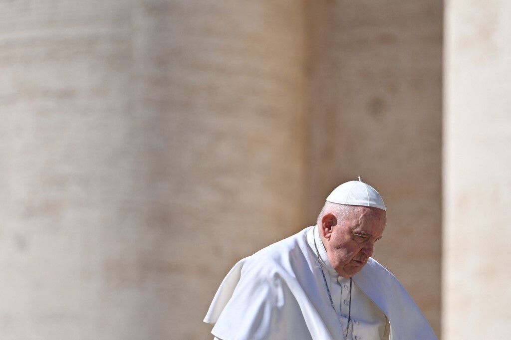 البابا فرنسيس يدعو لمراجعة شروط زواج كهنة الكنيسة الكاثوليكية