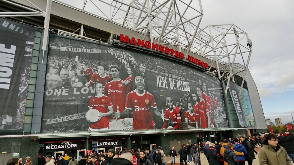 Non-standard proposal threatens the Qataris.  Finnish businessman makes an offer to buy Manchester United